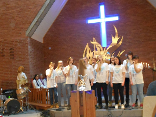 Full trøkk i Ullerål kirke