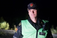 Bård Sørumshaugen som er innsatsleder for politiet i Valdres i Vassfaret ca fem kilometer fra ulykkesstedet i Nordre Dyttholknatten. Redningsarbeidet fortsetter onsdag morgen.