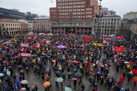 8. mars-markering på Youngstorget i 2020, få dager før landet ble nedstengt. 