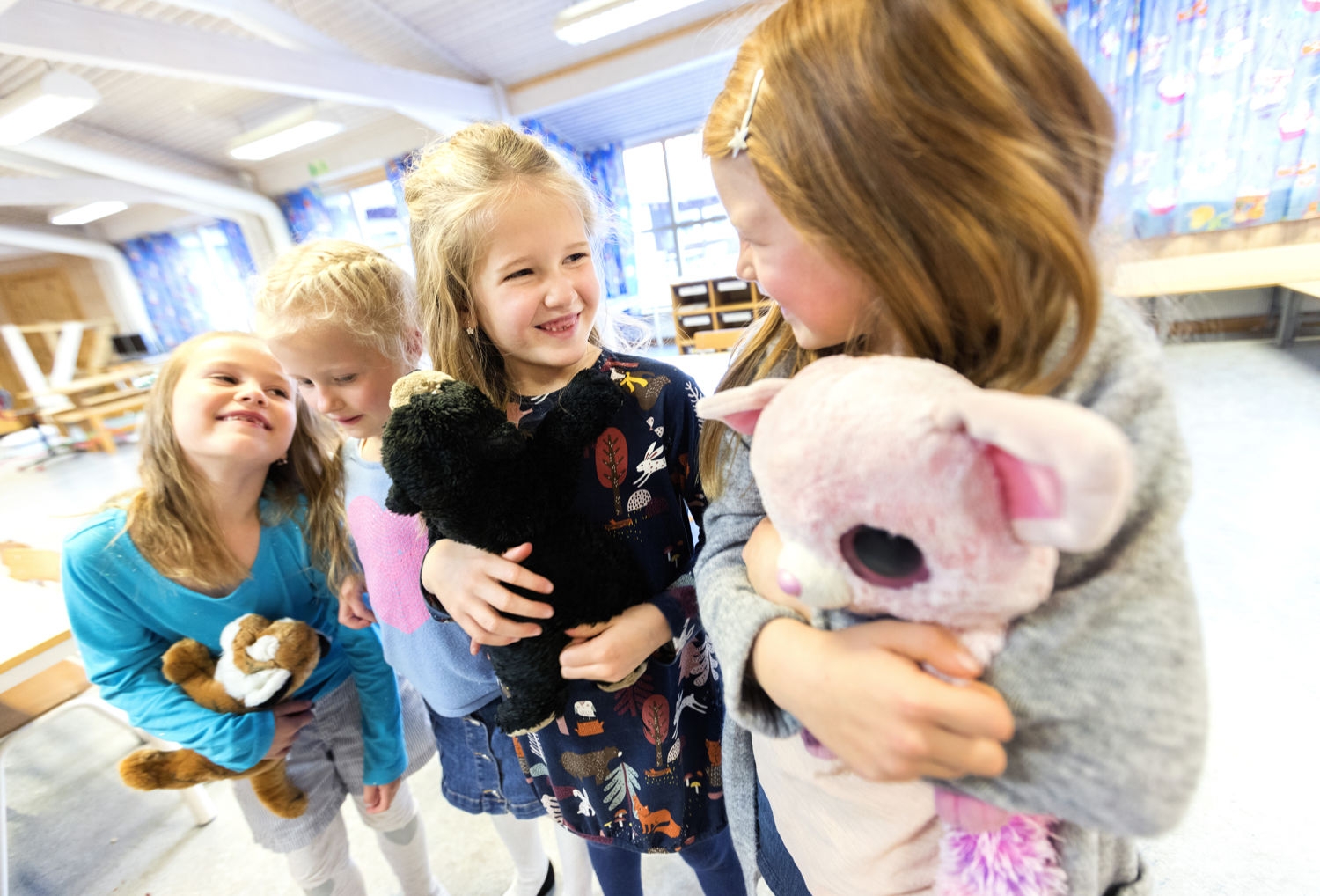 Gratis SFO er nå lovfestet, og i tillegg utvides ordningen for elever i fjerde trinn i utvalgte kommuner og bydeler.