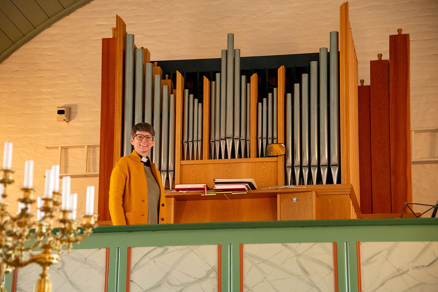 Orgel til salgs! Sogneprest Lena Ros Mattiasdottir skal kvitte seg med et orgel som ikke passer inn.