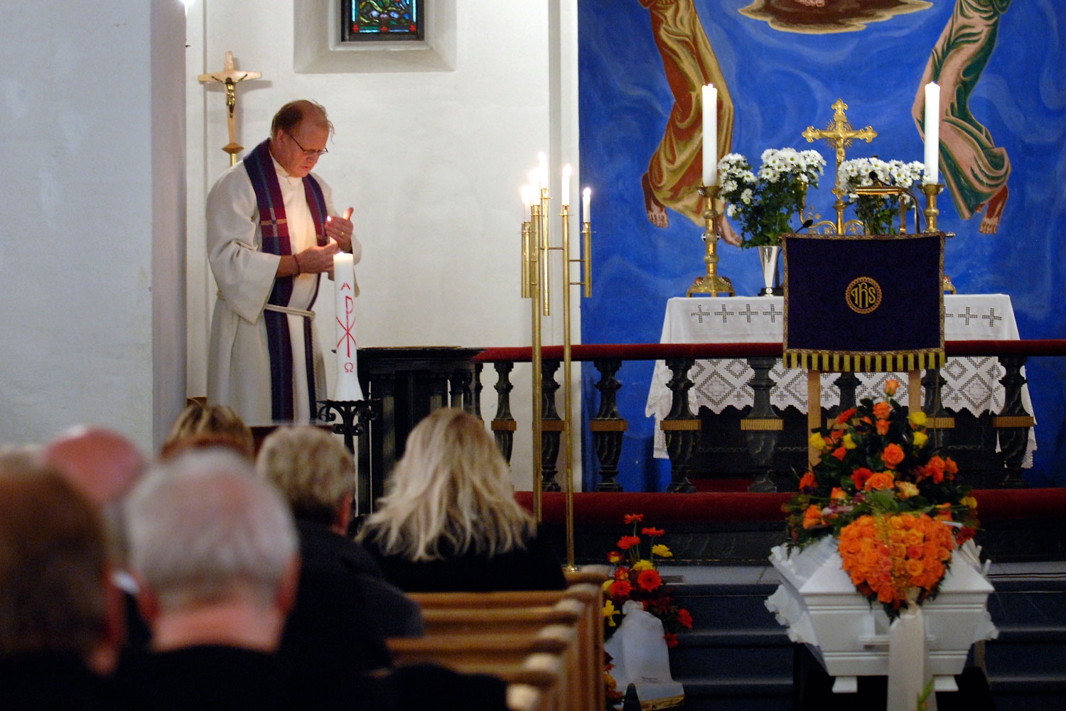 Den nye gravferdsliturgien skal bygge på ny forskning, spørreundersøkelser og tilbakemeldinger fra ansatte, deltakere og andre aktører. 