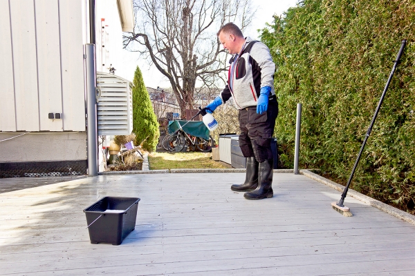 Vask og stell – slik blir terrassen sommerklar