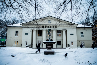 Amerikanske Nasdaq ønsker å kjøpe Oslo Børs til en høyere pris enn det Euronext har lagt på bordet. 