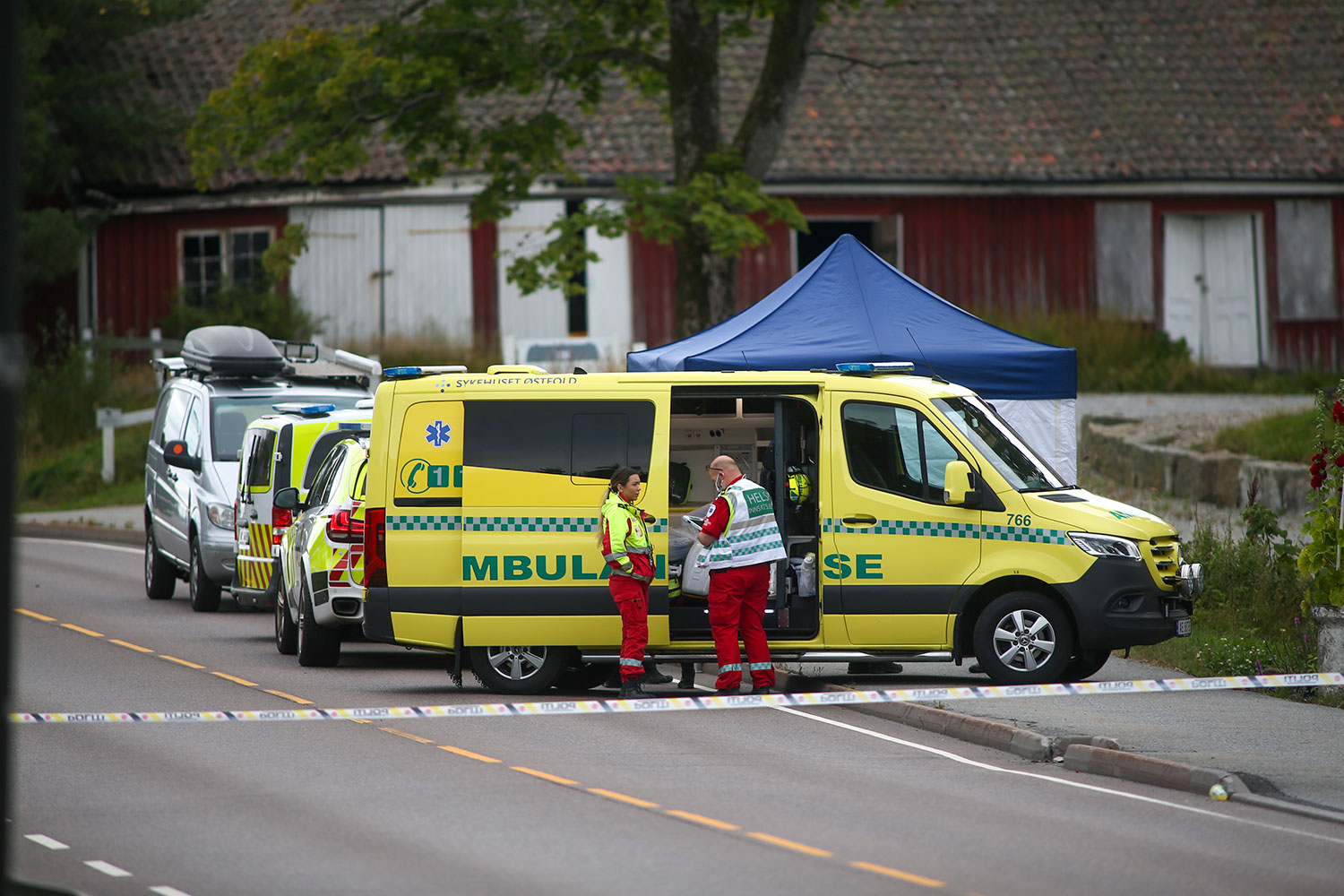 Spesialenheten for politisaker er varslet og vil overta saken etter at en person ble skutt og drept av politiet i Sarpsborg lørdag morgen. 